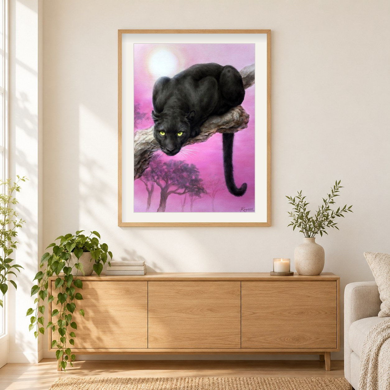 Ansicht des schwarzen Panther als gerahmtes Diamond Painting im Wohnzimmer