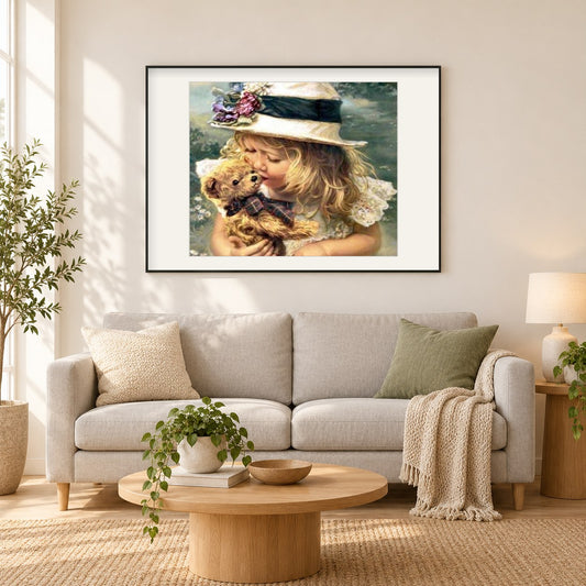 Kleines Mädchen mit Teddybär als gerahmtes Diamond Painting im Wohnzimmer