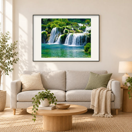 Natürliche Wasserfall als gerahmtes Diamond Painting im Wohnzimmer