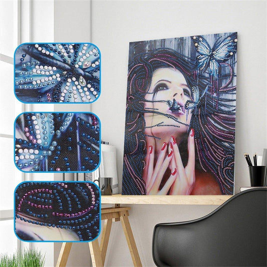 Schönheit mit Schmetterling - Spezial Diamond Painting - Diamond Painting